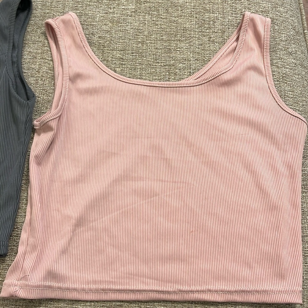 Very comfortable Crop tops grey and pink